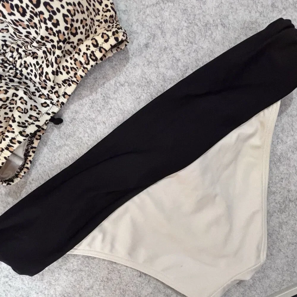 VICTORIA’S SECRET 2 Pc Bikini Leopard Print Top 32C + Gold Bar Bottom Size Small